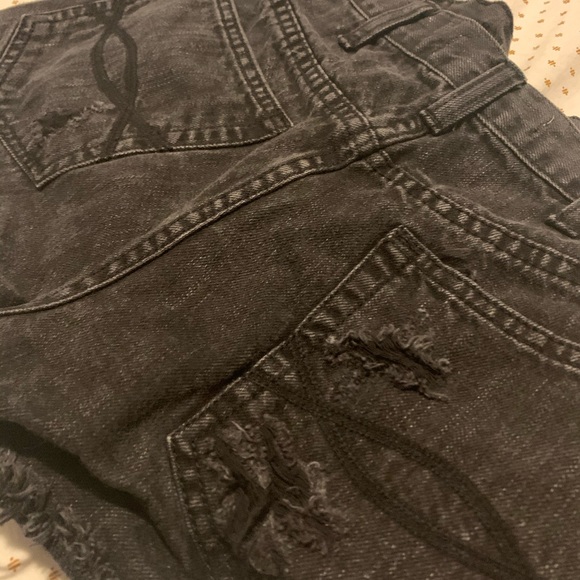 Abercrombie Black Frayed Jean Shorts Sz 2/ Sz 26 - Picture 4 of 7